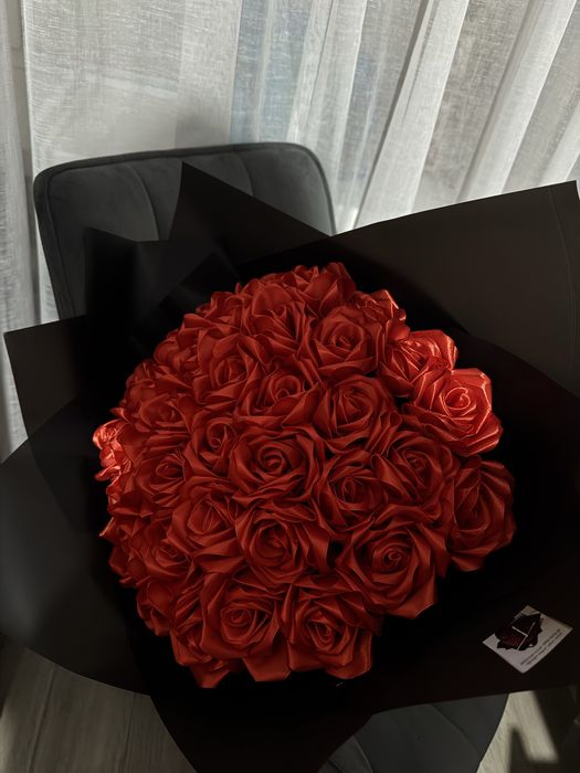 Букеты из атласных роз