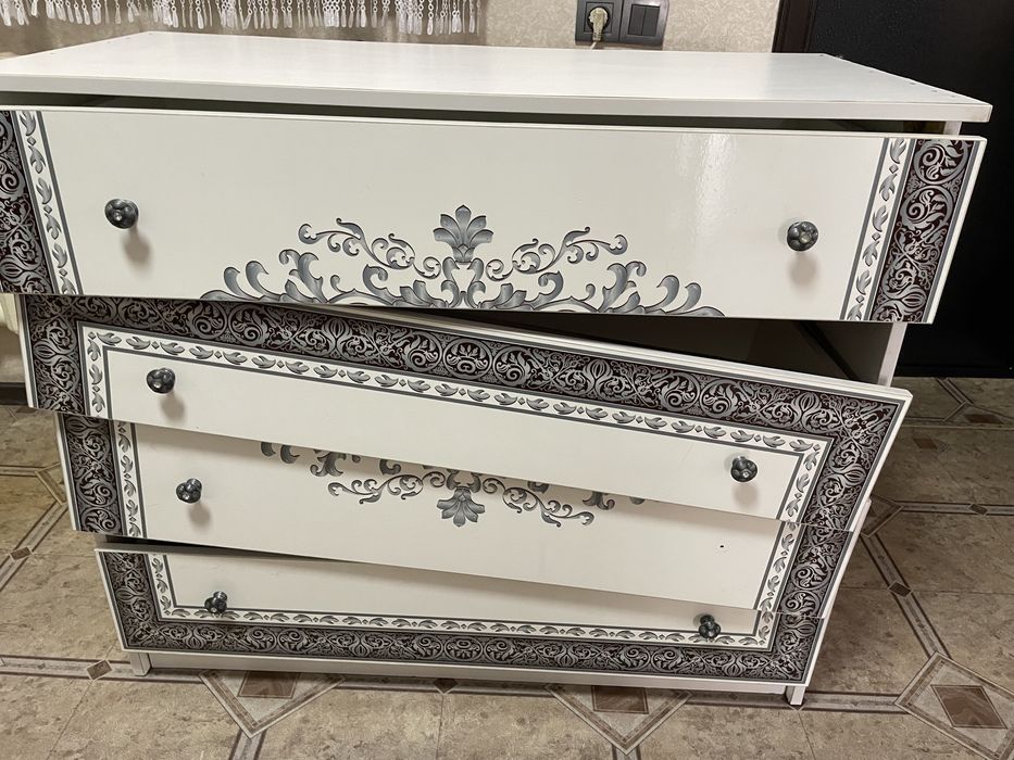 Продам комод нужно починить задвижки