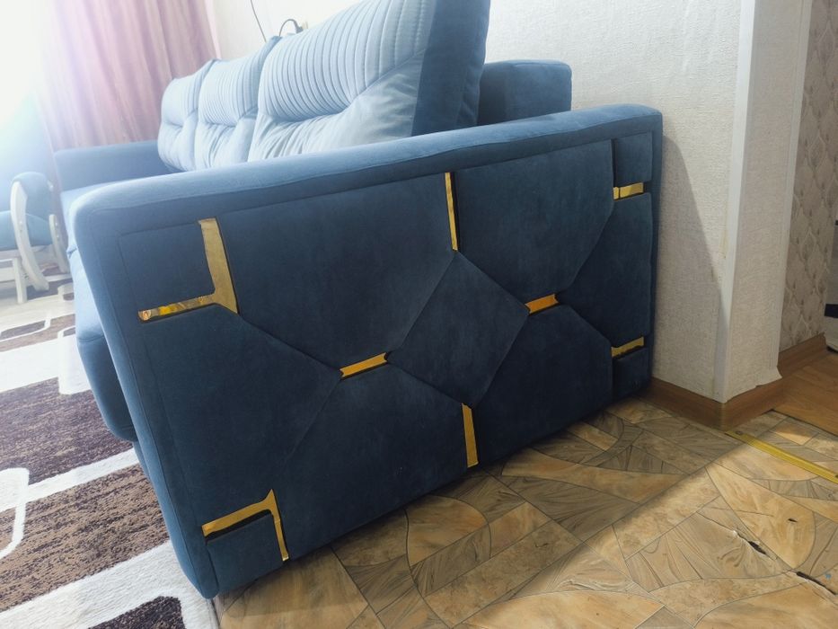 Продам диван на пружинах мягкий