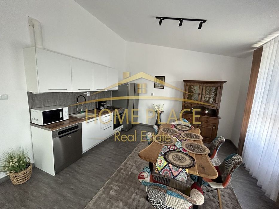 Дава се под наем Тристаен апартамент в Варна, Център - 100 кв.м за 1122 € - Снимка #1