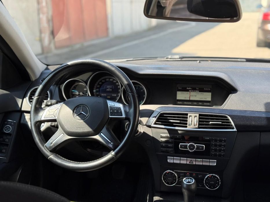 Vind mercedes c200