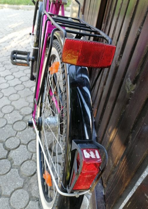 Bicicletă                      .