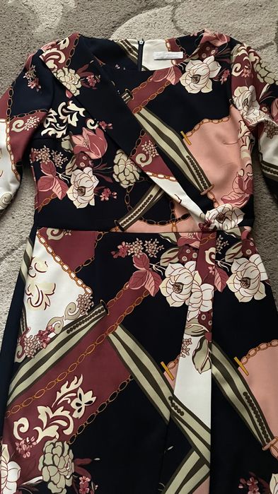 Vând rochița eleganta