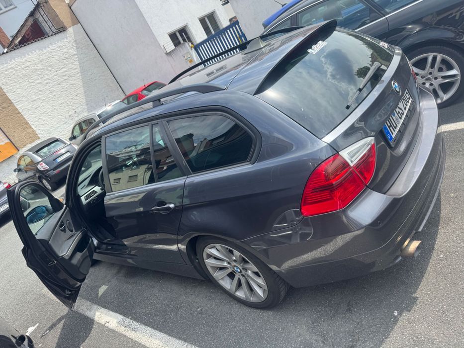 Продавам моето любимо бмв 320 D