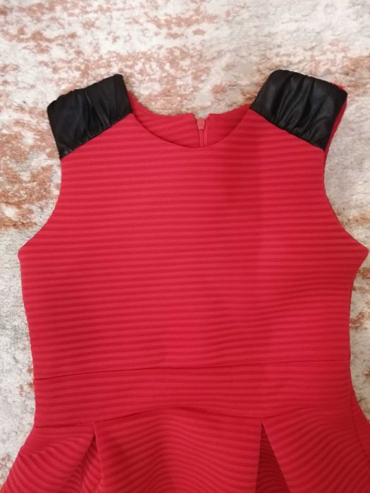 Рокля за млади дами