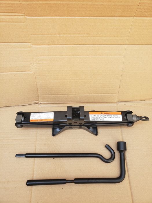 Kit pana cric cheie ssangyong tivoli xlv