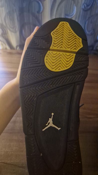 Jordan 4 yellow thunder
