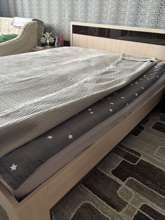 Кровать 160 * 200