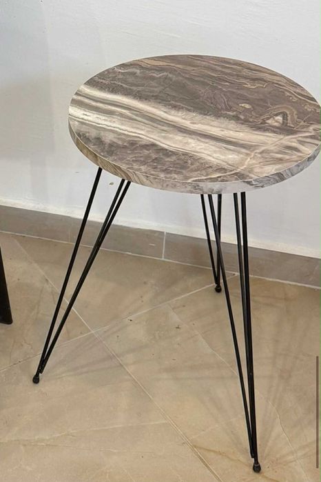 Офис стол, 3бр посетителски столове и масичка