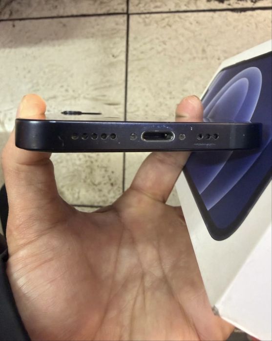 Apple iPhone 12 5G память 128ГБ,обмен