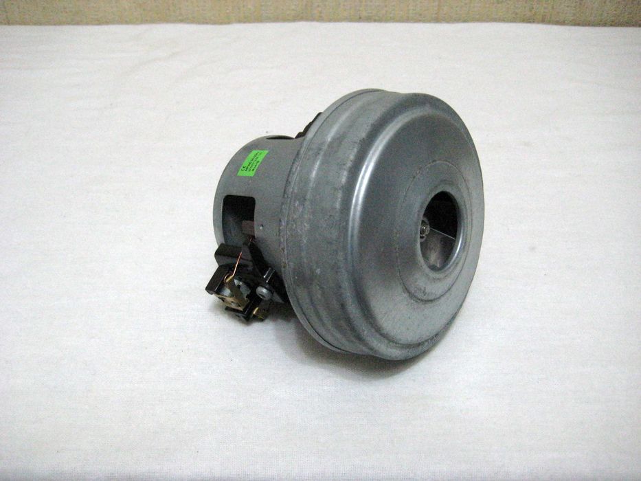 Мотор для мини пылесоса оригинал 100% Турция отличном рабочим состояни