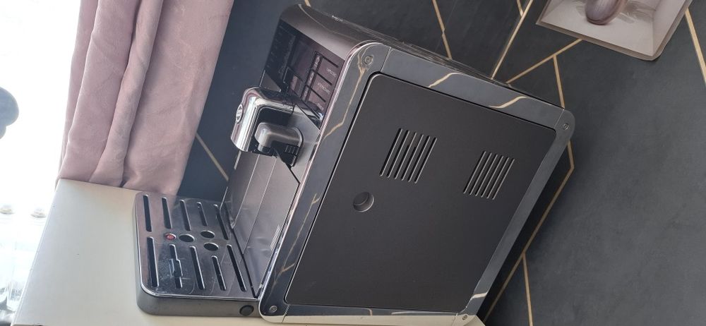 Vând aparat de cafea saeco