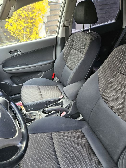 Hyundai i30 1.6  3450€ negociabil
