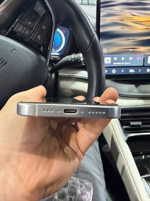 iPhone 16 pro 128 gb