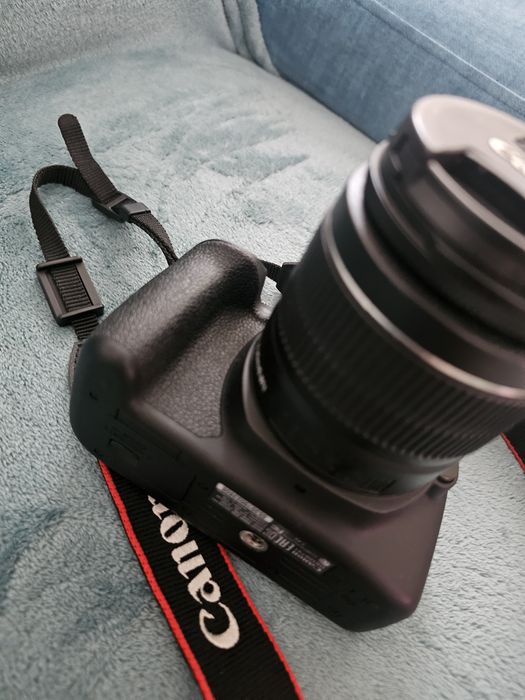 Canon eos 2000 d