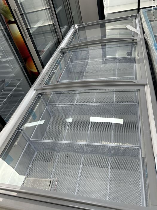 Витринные холодильники доя магазина