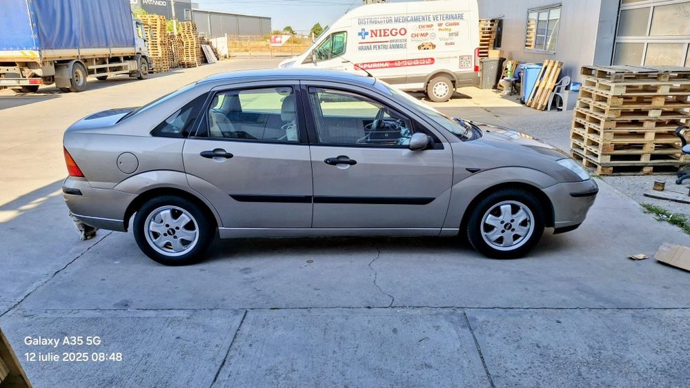Forf focus mk1 sedan