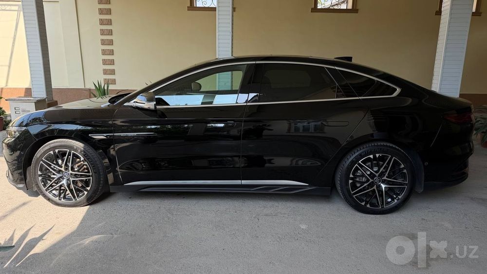 BYD HAN ... 2025