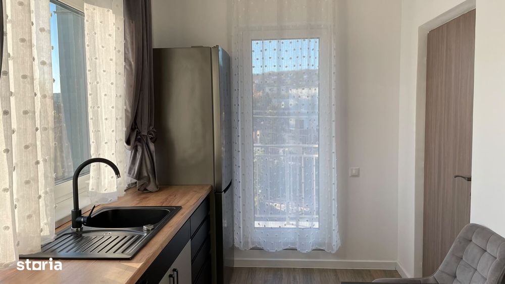 Inchiriez apartament zona Parc Armatura