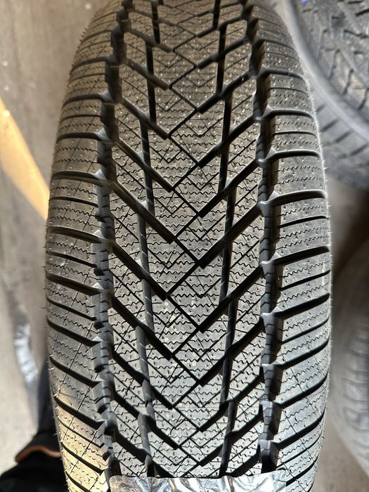 Шины новые на Кобальт 195/70/14 размер