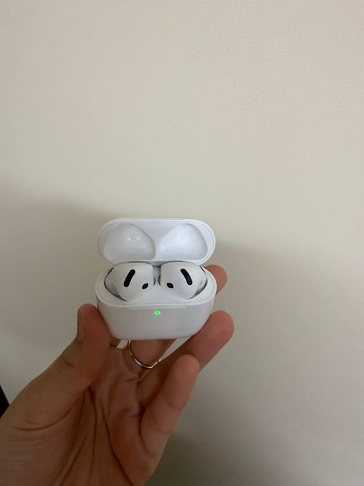 Наушники Airpods 4