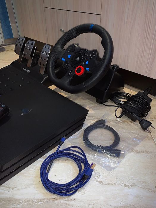 Комплект от PlayStation 4 Pro, Волан Logitech G29 с педали