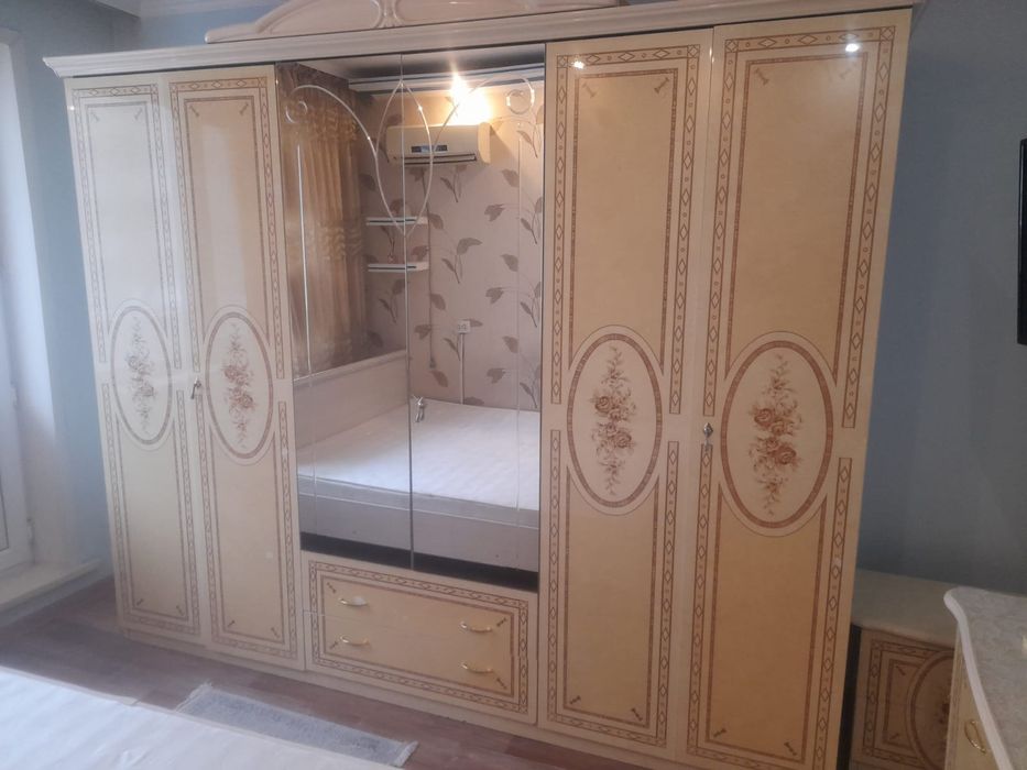 Спальный гарнитур