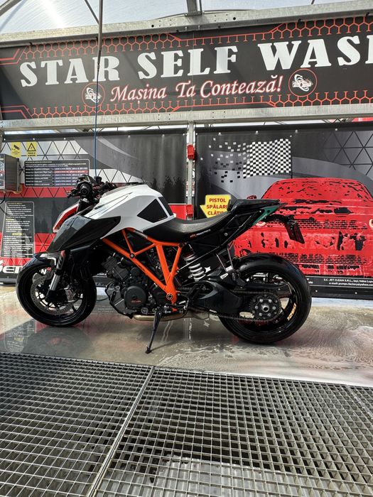 KTM 1290Super Duke R