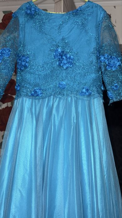 Продаётся платье бирюзовое