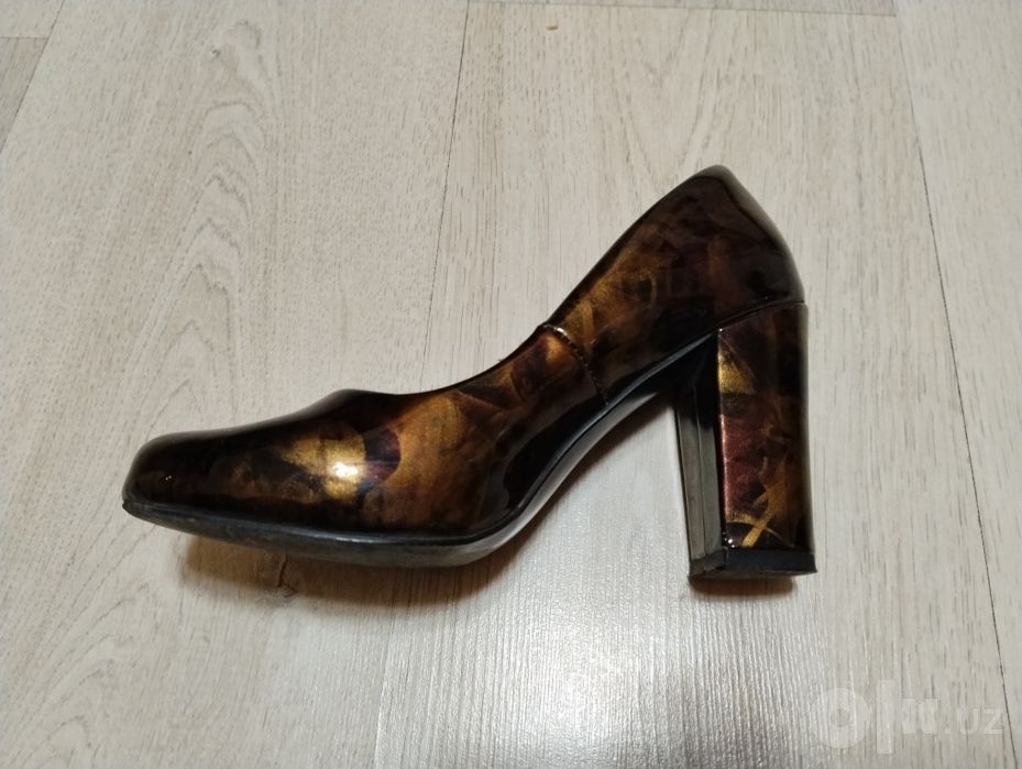 Продаю туфли женские