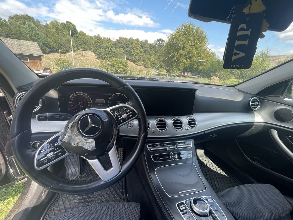 Dezmembrez Mercedes e class w213 sau schimb cu atv