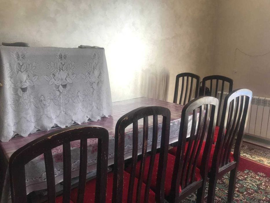 СТОЛ СТУЛЬЯ б/у 1 шт стол длина 1м 80см  шырына 90 см 6 шт стулья