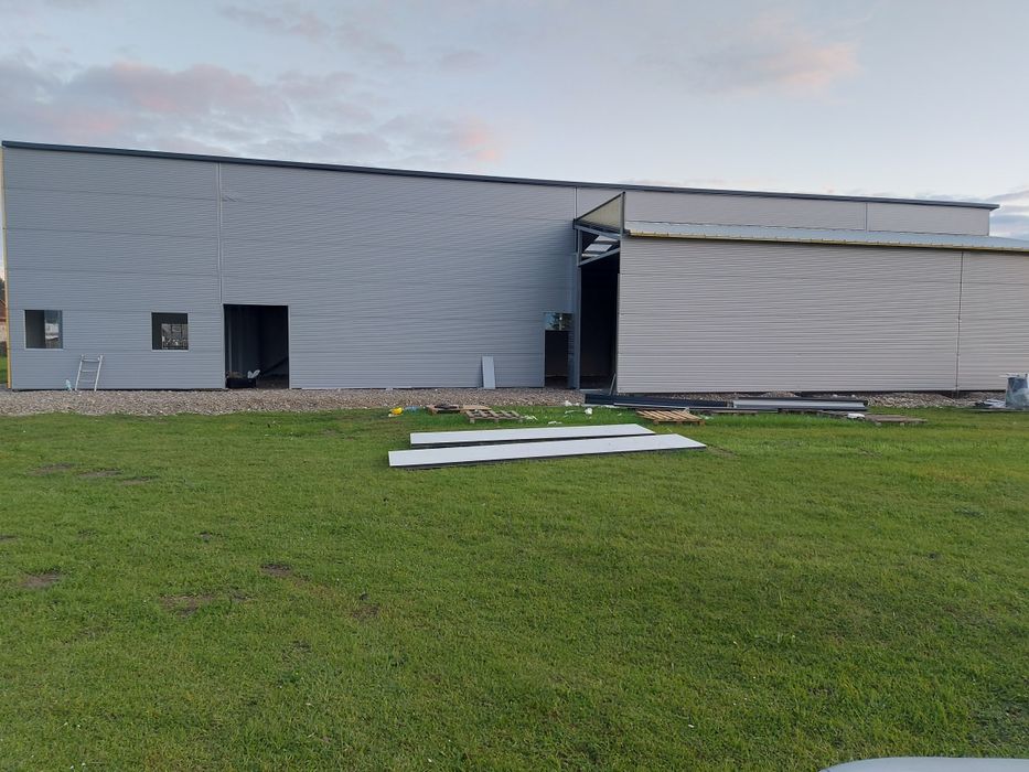 Vand hala metalica completa sau doar structura,