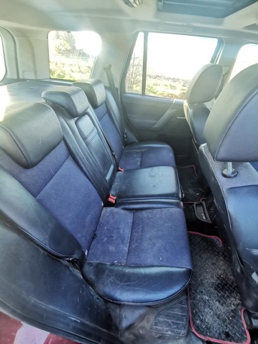 - Land Rover Freelander 2