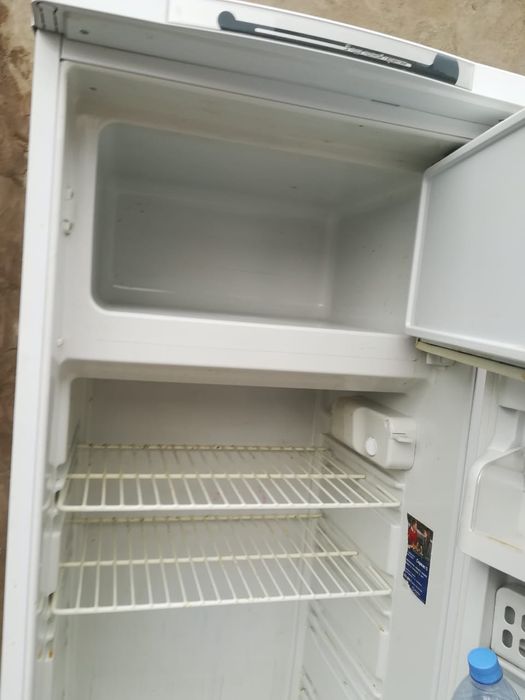 Холодильник б/у Indesit