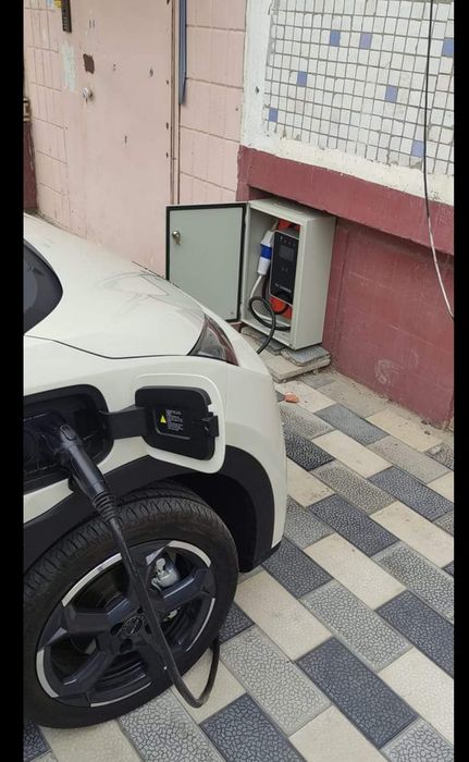 Зарядное устройство для электромобиля  установка