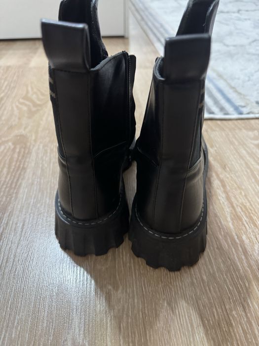 Продам осенние сапожки