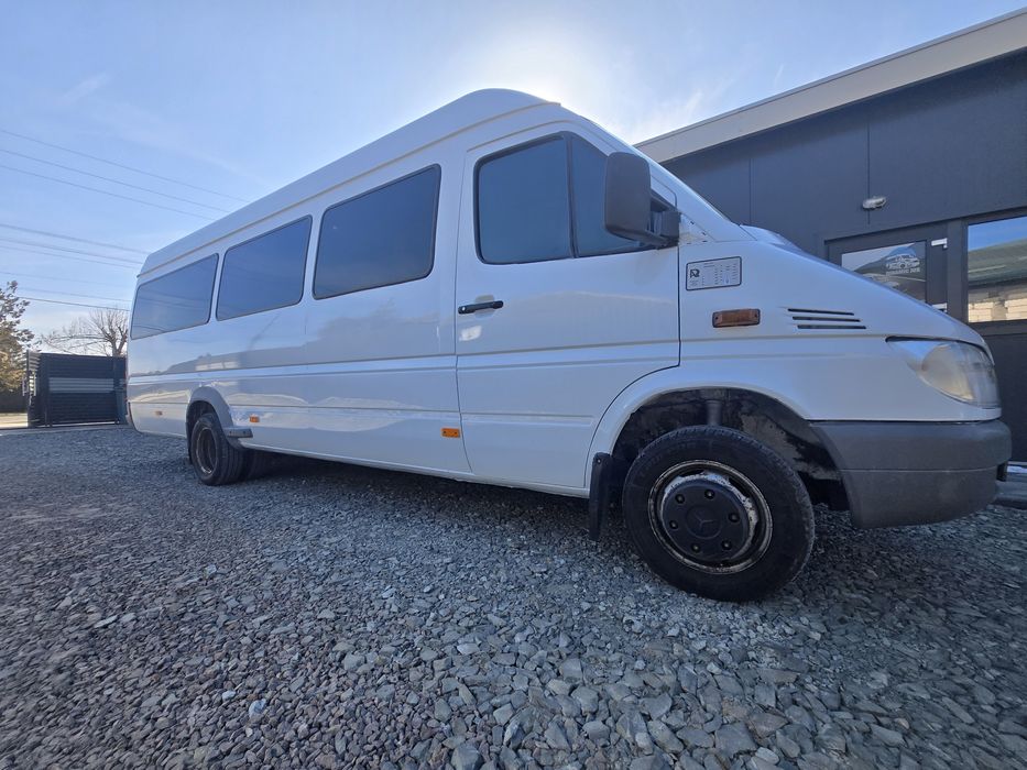 Vand Microbuz Sprinter 23 locuri