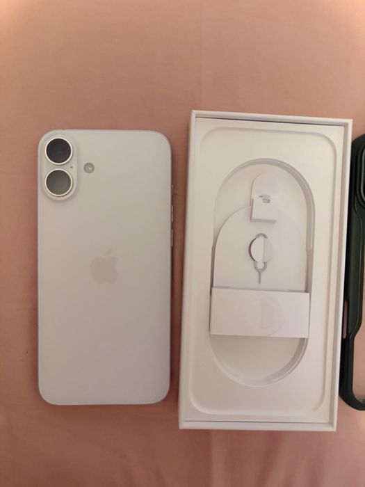 Iphone 16 Plus 128 Gb Pink, Ca nou, 93 % Sănătatea bateriei originale