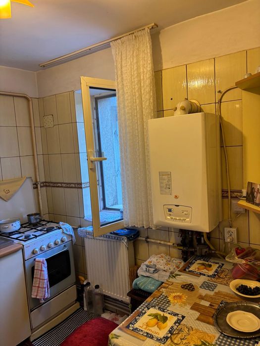 Vând apartament 2 camere decomandat, 46 mp, Etaj 3, mobilat – Lângă Liceul Ion Minulescu