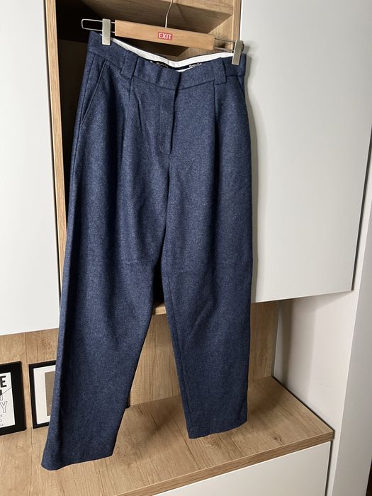 Pantaloni Massimo Dutti marimea 38 67% Lana