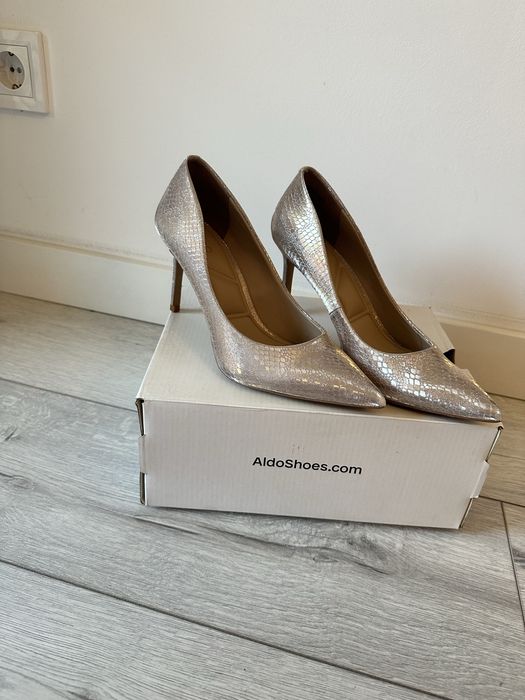 Pantofi ALDO, masura 37,5. Pret 150 lei