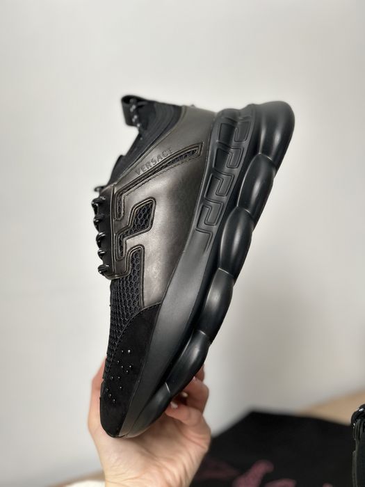Versace chain reaction