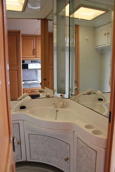 Каравана Hobby Prestige 495