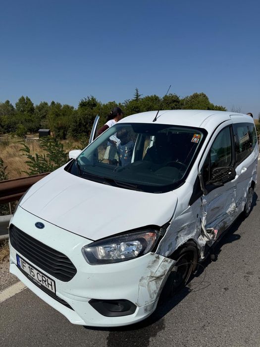 Ford Tourneo Courier 2020 1.5 TDci 100cp avariat/functional