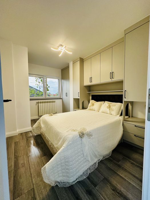 Apartament 3 camere, balcon, etaj 2, 380 EUR