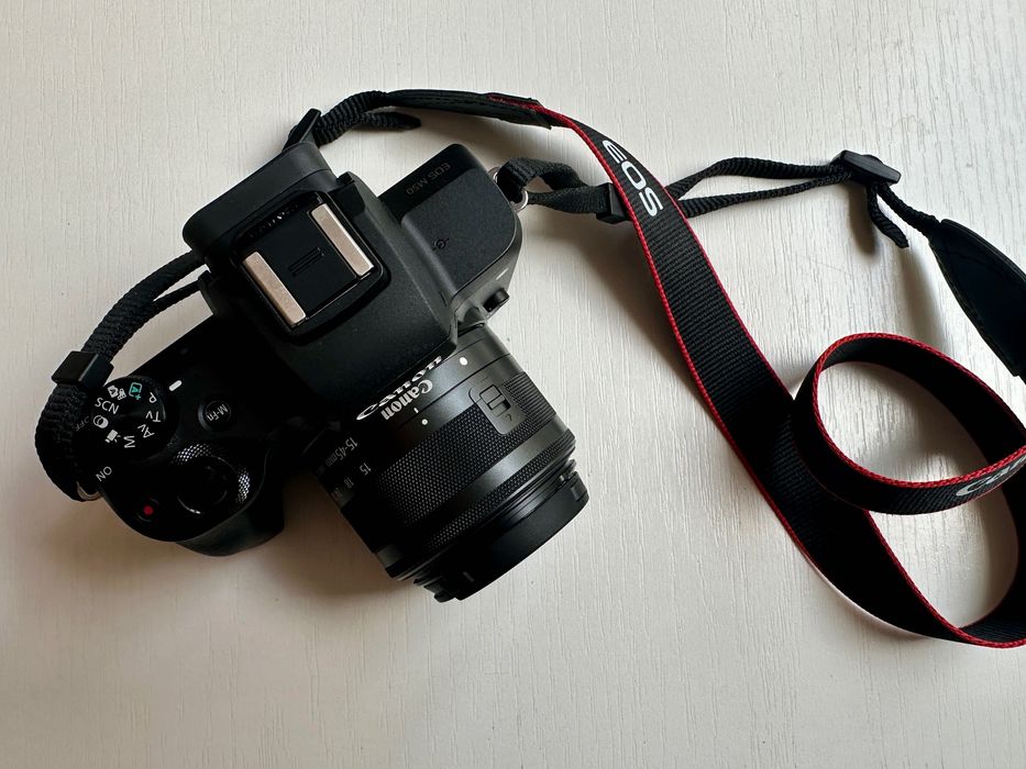 Фотоапарат Canon EOS M50 + Canon EF-M 15-45mm IS STM – като нов