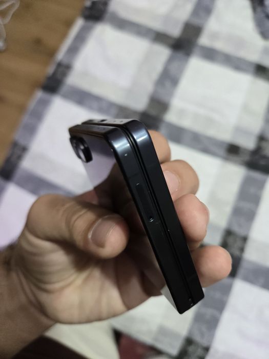 Samsung Galaxy Z Flip 7