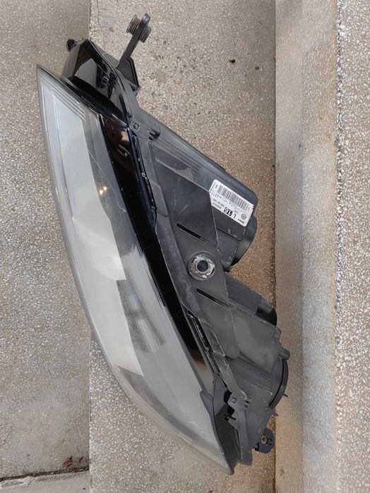 Фар VW Passat B7 ляв / Фар Пасат 7 / Фар Passat 7 Оригинален