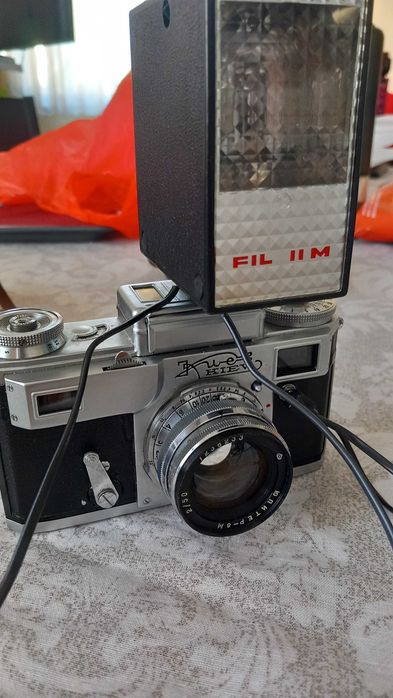 Фотоапарат Киев със светкавица